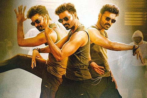 A still from the song Polladha Ulagam