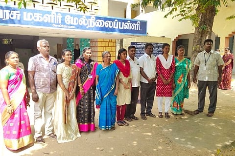Teachers, students and parents at the school premises. Image Courtesy: Daily Thanthi