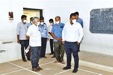 Madurai Collector and District Administration S Aneesh Sekhar inspecting arrangements
