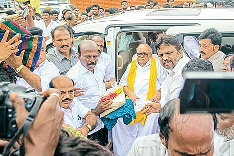 DMK leader M Karunanidhi visited flood-affected areas in Chennai on Wednesday