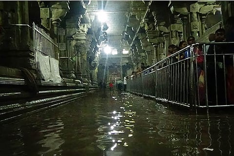 One of the prakarams in Ramanathaswamy temple in Rameswaram flooded due to rains