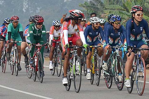 India wins gold in 40km women team trial cycling