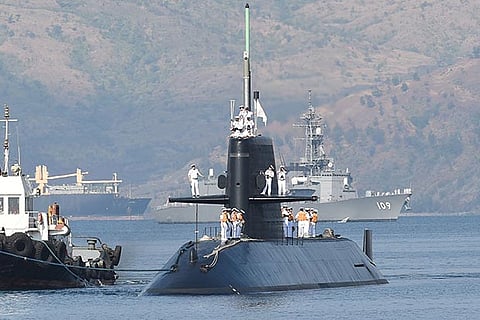 Japanese submarine Oyashio, arrived at Subic Bay, escorted by destroyers