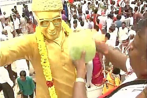 AIADMK supporters make offerings, worship bust of MG Ramachandran at AIADMK HQ in Tamil Nadu