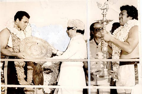 Muhammad Ali being presented with a shield by late Chief Minister MG Ramachandran