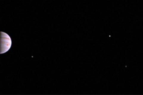 NASA's Juno probe completes first Jupiter flyby