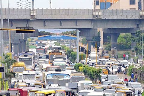 A chock-a-block traffic on Maduravoyal road