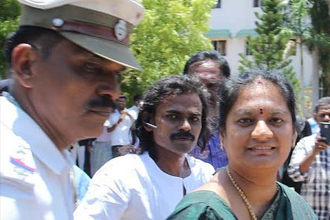Hari Nadar (centre) escorts Sasikala Pushpa