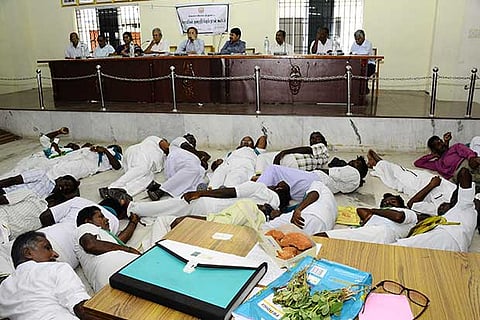 Farmers rolled on the floor at a grievance meeting in Tiruchy