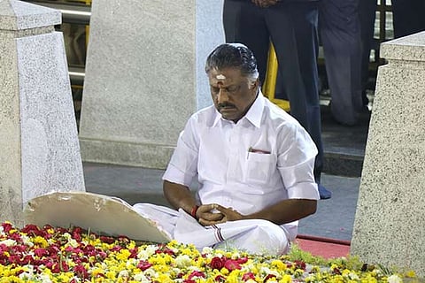 Chief Minister O Panneerselvam sitting in penance at the Jayalalithaa memorial