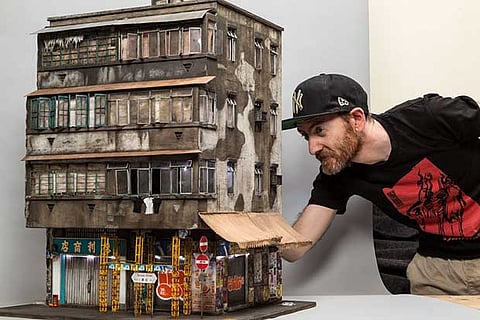Artist creates ultra-realistic urban miniature cities