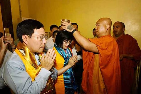 Deputy Prime Minister and Minister for Foreign Affairs of Vietnam Pham Binh Minh with his wife.(PTI)