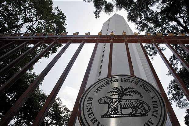 https://media.assettype.com/dt-next%2Fimport%2Fimported%2Fimport%2FImages%2FArticle%2F201708021314237281_RBI-seen-cutting-rates-to-over-612-year-low-faces_SECVPF.gif?auto=format%2Ccompress&fit=crop&h=675&rect=0%2C33%2C620%2C349&w=1200
