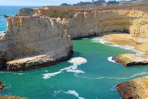 A tech billionaire blocks public beach access, court forced him to open it