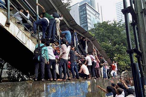 Army to help build new foot overbridge at Elphinstone