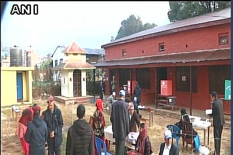 Nepal begins historic vote, army says rogue Maoists behind blasts