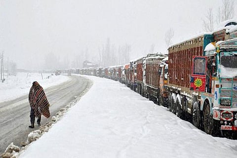Kashmir highway, Mughal road remain closed due to snowfall
