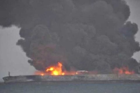 Explosion risk for burning Iranian oil tanker off China coast