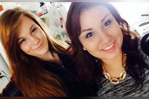 Cheyenne Rose (R) poses for Brittney Gargol?s selfie