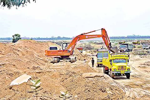 Sand quarrying in Tiruchy (File photo)