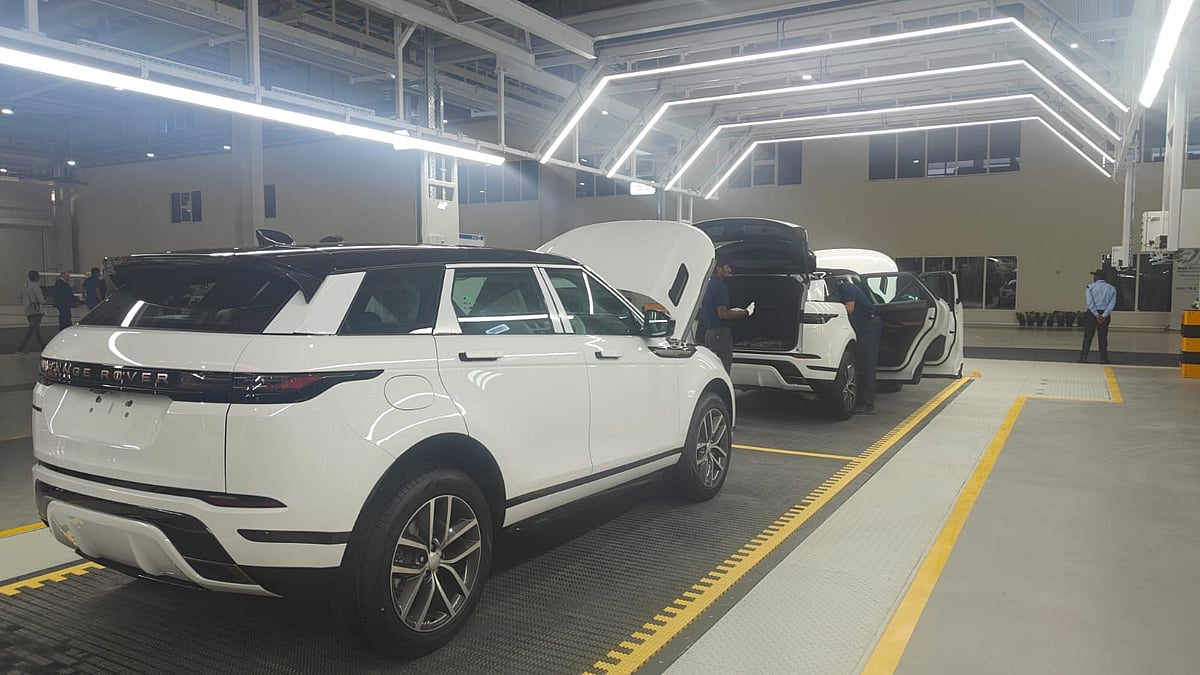WATCH | CM Stalin drives out first Range Rover Evoque at Tata Motors ...