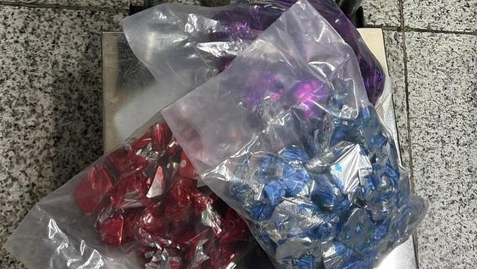 396 gm of gold concealed in chocolate packets seized at IGI Airport
