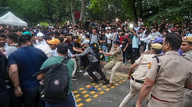 Man who assaulted student's father at CJP protest flees from Bulandshahr: Sources
