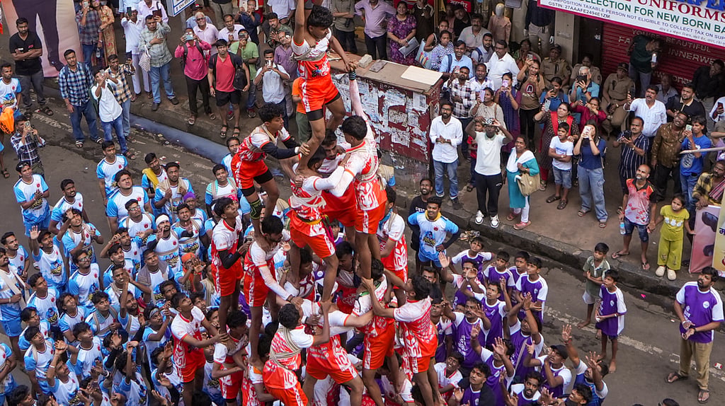 Boy among 2 dead in Dahi Handi celebrations in Maharashtra; 42 ...