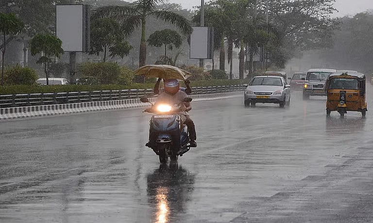 Chennai, districts receive showers as northeast monsoon onset nears ...