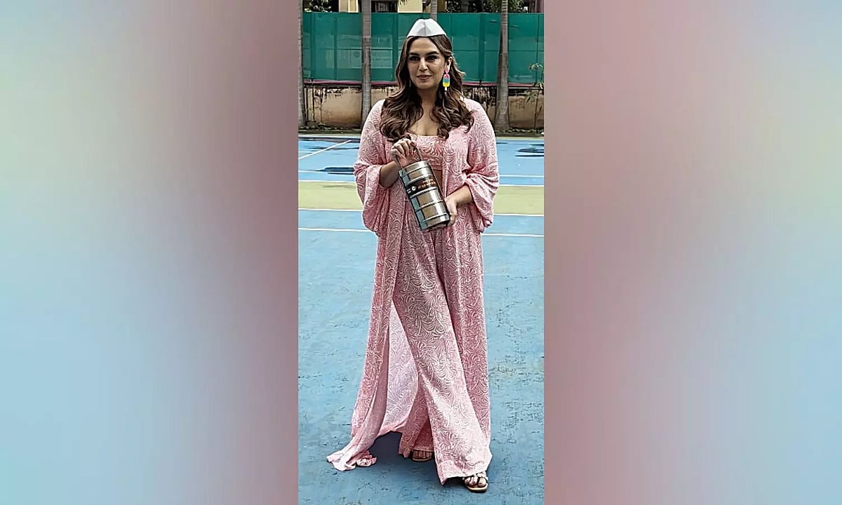 Huma Qureshi, Sharib Hashmi go out lunching with Mumbai's dabbawalas