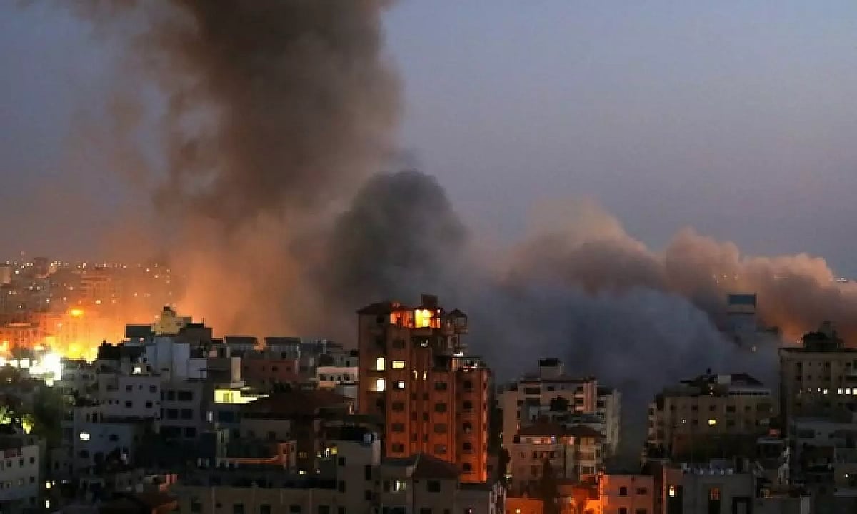 Israeli tanks reach centre of Khan Younis in new storm of southern Gaza