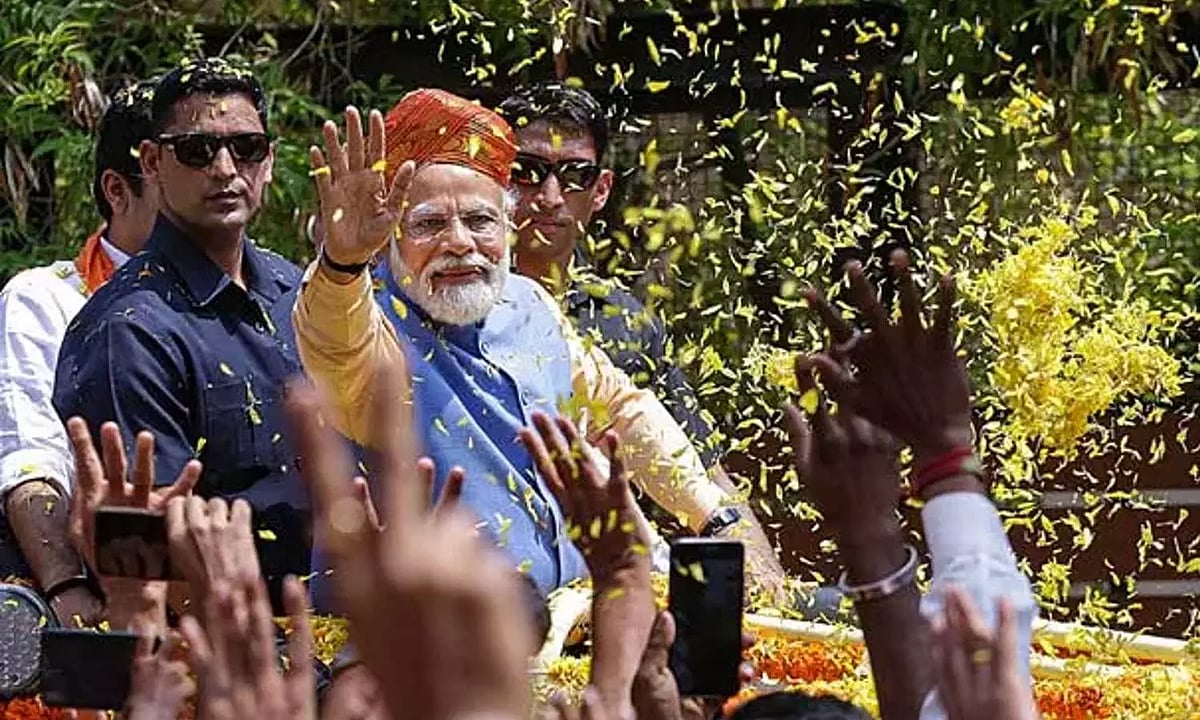 Modi arrives in Tiruchy, to offer prayers at Srirangam, Rameswaram temples