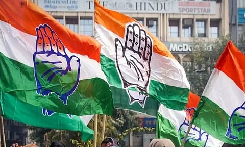 BJP MLA seen wiping face with flag during Tiranga Yatra in Jaipur ...