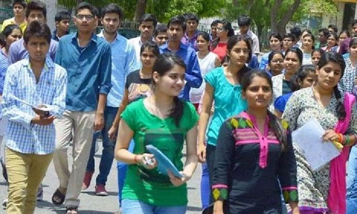Don’t collect fee from government school students, warns DoTE