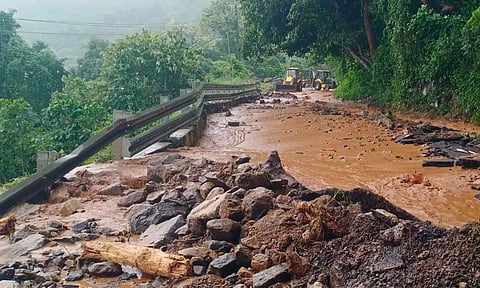Vehicle movement to Yercaud halted on second day owing to landslides