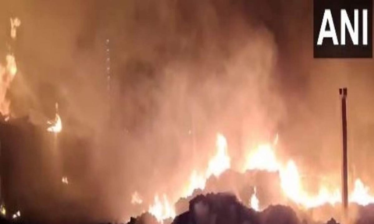 Gujarat: Massive fire destroys over 15 scrap warehouses in Valsad district