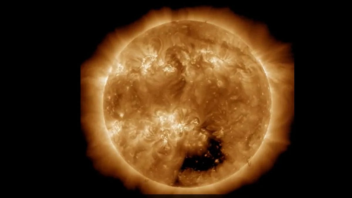 Solar storm from giant ‘hole’ on Sun to hit Earth on Friday