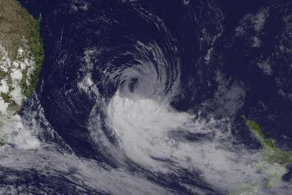 Hudhud Cyclone Chennai brace for heavy rains as cyclone Arnab takes shape