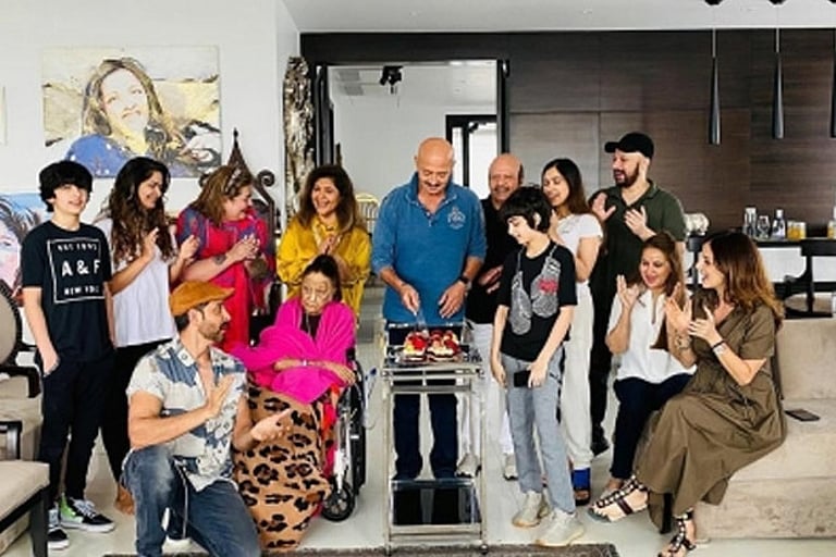 Hrithik Roshan suspects his folks are 'growing up'