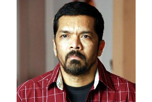 Unidentified men pelt stones on actor Posani's house