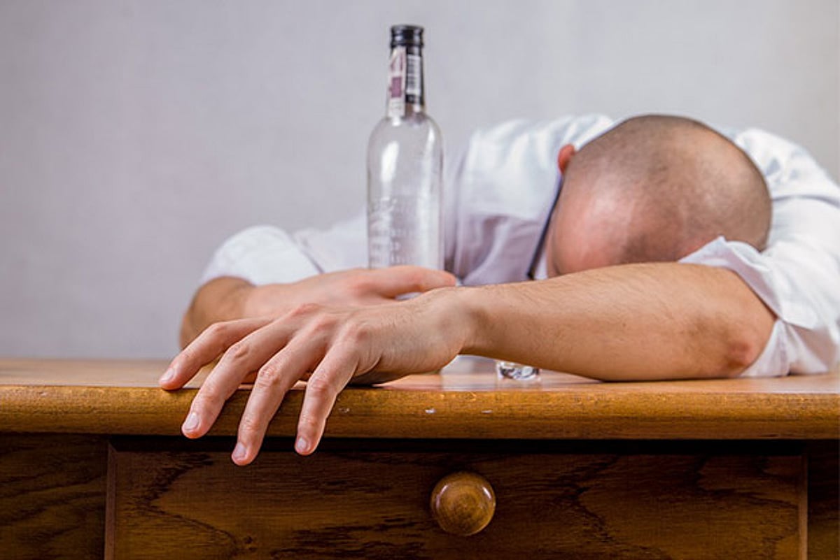 Alcohol Position Quitting alcohol easier than trying to control drinking