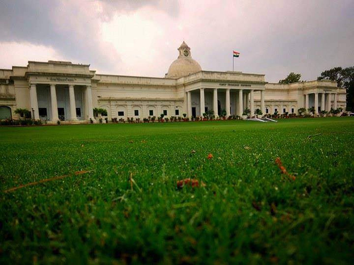 IIT Roorkee launches a global network of alumni to establish extensive ...