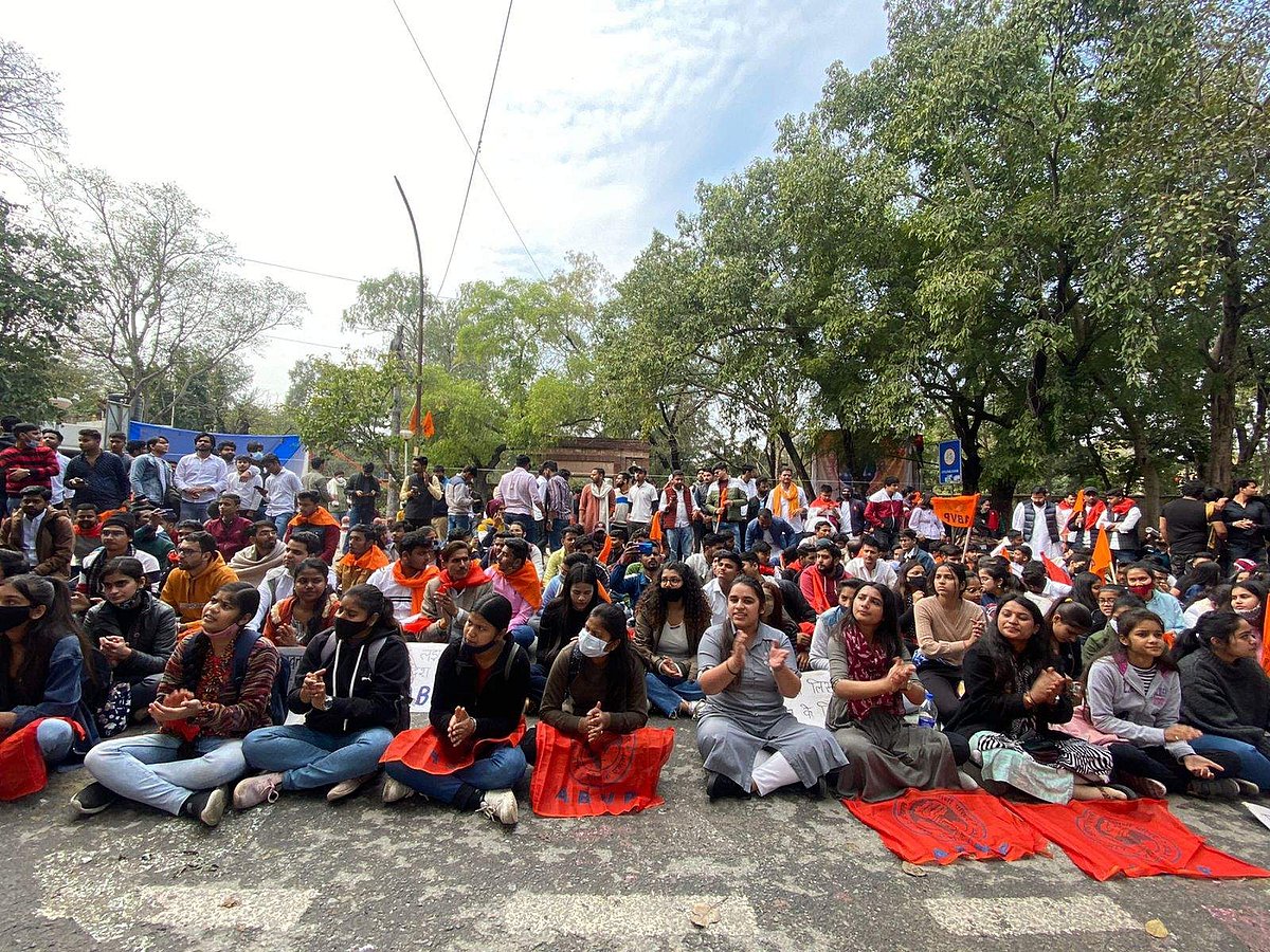 Will lock down DU if they don't let students back in DUSU gives 3 pm