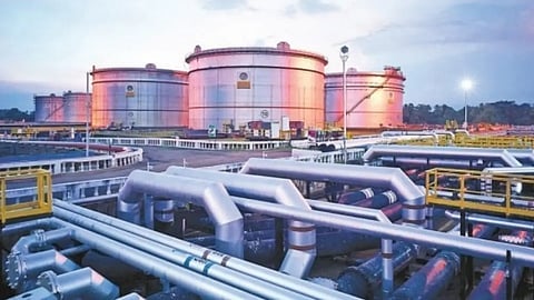 দু'মাসের তেল মজুত রয়েছে দেশে