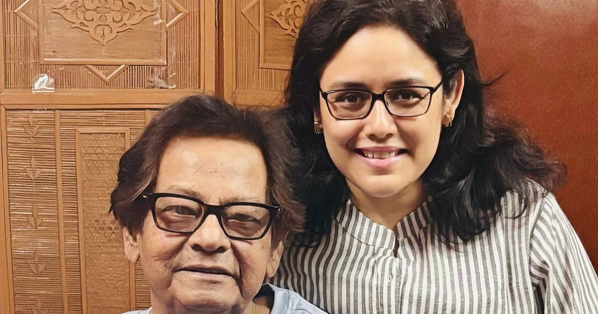 পরিচালক প্রভাত রায়ের দাদু হলেন কে? পরিচালক প্রভাত রায়ের দাদু হলেন কে?