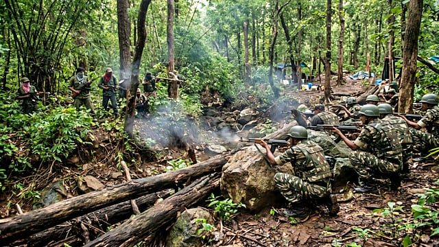 झारखंड में सुरक्षा बलों की बड़ी कार्रवाई, मुठभेड़ में जोनल कमांडर समेत 4 माओवादी ढेर