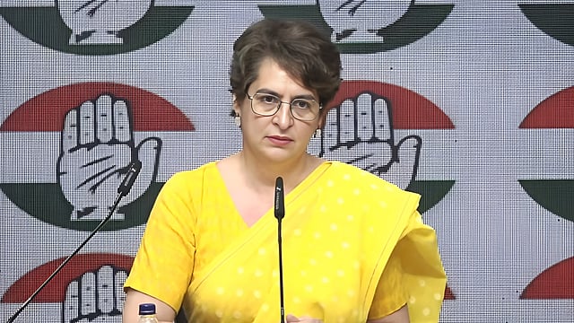 संविधान संशोधन बिल गिरने पर मोदी सरकार को प्रहार, प्रियंका गांधी ने बताया लोकतंत्र की बड़ी जीत