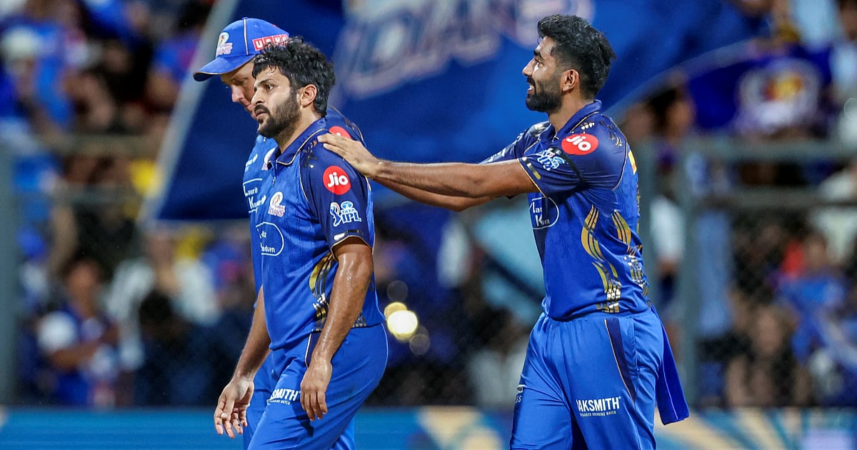 বেতন মিটিয়ে বাড়ি পাঠিয়ে দাও, চরম ট্রোলের মুখে মুম্বই ইন্ডিয়ান্সের ২ তারকা! বেতন মিটিয়ে বাড়ি পাঠিয়ে দাও, চরম ট্রোলের মুখে মুম্বই ইন্ডিয়ান্সের ২ তারকা!