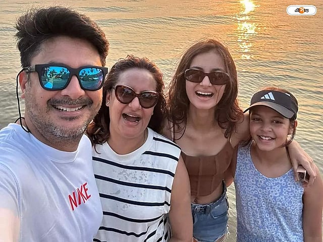 পুজোয় মুক্তি পেয়েছে দশম অবতার। যেখানে অভিনয় করেছেন যীশু সেনগুপ্ত। কাজ মিটতেই পরিবারকে নিয়ে গোয়ায় ছুটি কাটাচ্ছেন অভিনেতা।