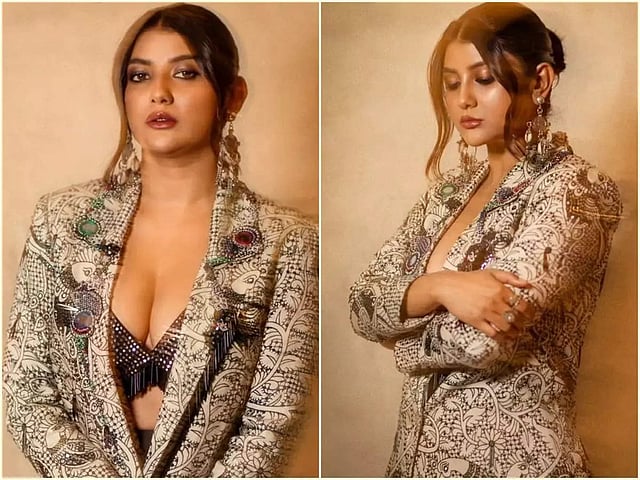 বেশি নজর টেনেছিল...